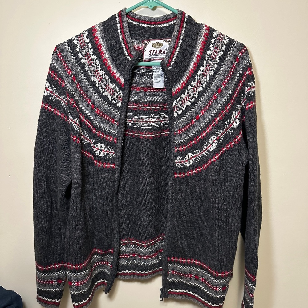 Tiara International sweater